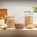 بانکه مربعی با درب چوبی و بدنه شیشه‌ای شفاف