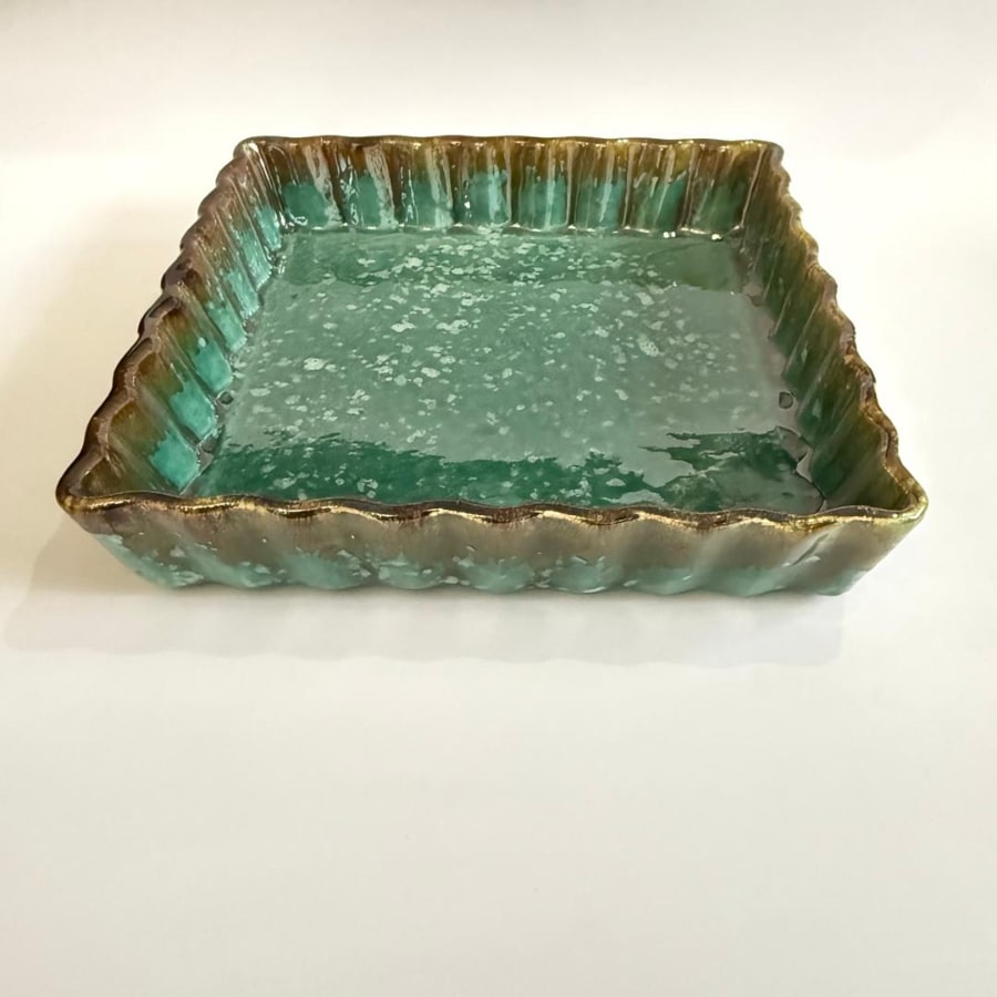 شیرینیخوری سرامیکی دفرم شیرینی خوری سرامیکی دفرمه ۲۴ سانتیمتری